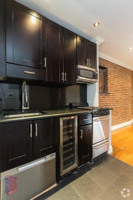 Building Photo - 437 W 53rd St