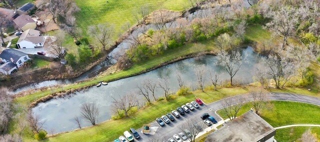 Building Photo - 573 Fairway View Dr