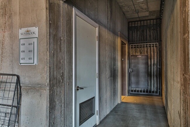 Building Photo - 280 S Luce Del Sol