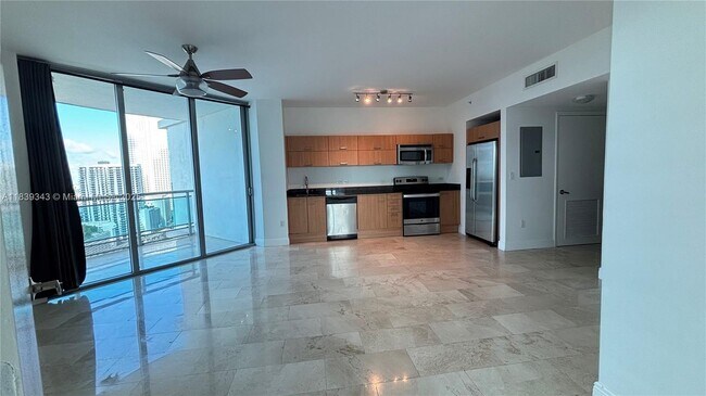 Building Photo - 350 S Miami Ave