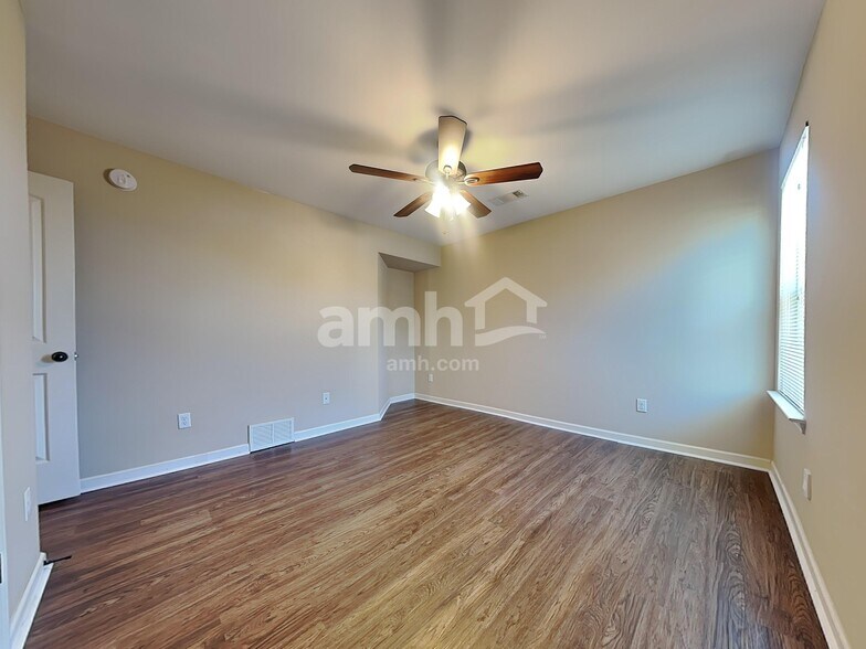 Building Photo - 1229 Carlton Ridge Dr