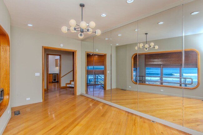 Building Photo - Extraordinary 5-Bed / 5-Bath Oceanfront Property in La Jolla!