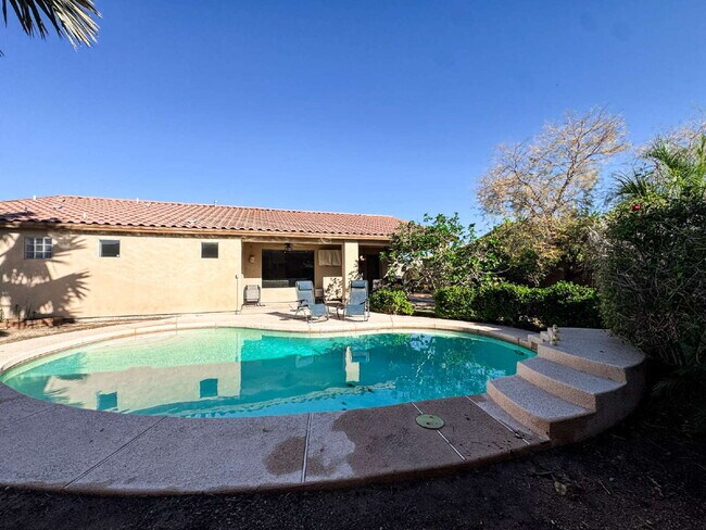 Building Photo - "Charming 3-Bedroom with 2 Full Bathroom  Pool Home in The Terraces!"