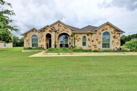 Building Photo - 323 Chisholm Trail