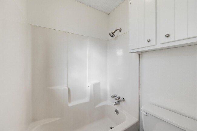 Building Photo - Charming 3-bedroom, 2-bathroom home in Glenn Heights, TX