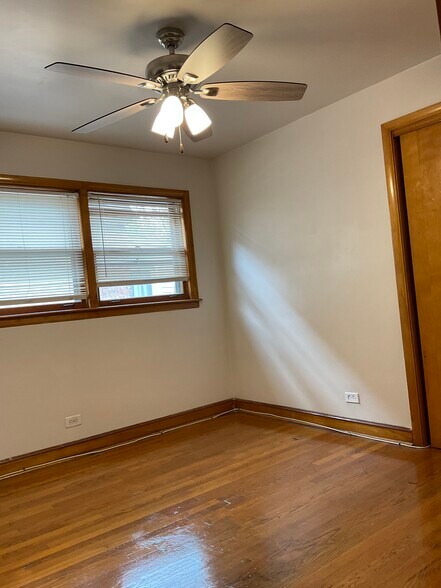 Building Photo - 7159 S Sacramento Ave