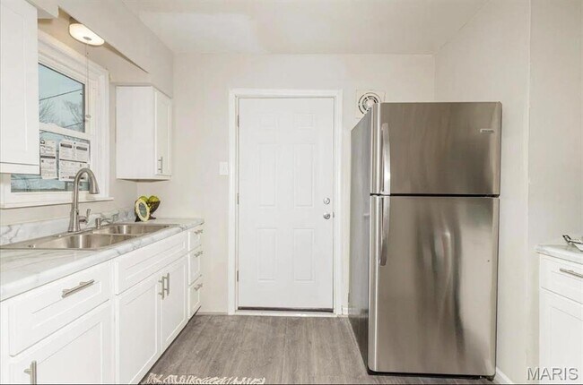 Building Photo - 10157 Winkler Dr