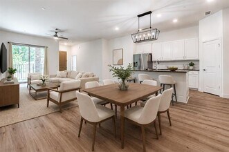 Building Photo - 3930 Dalea Dr
