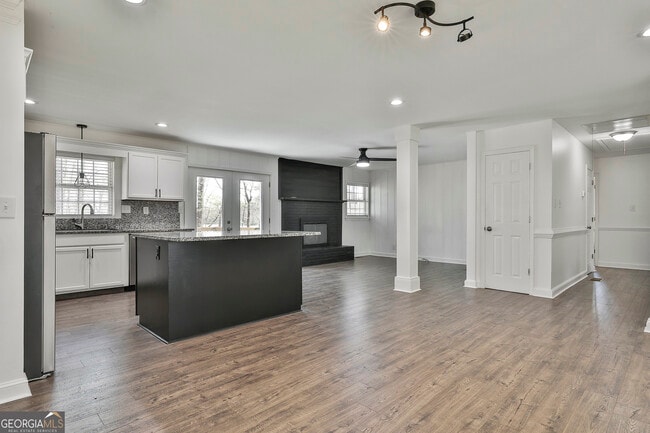 Building Photo - 2366 GA-92