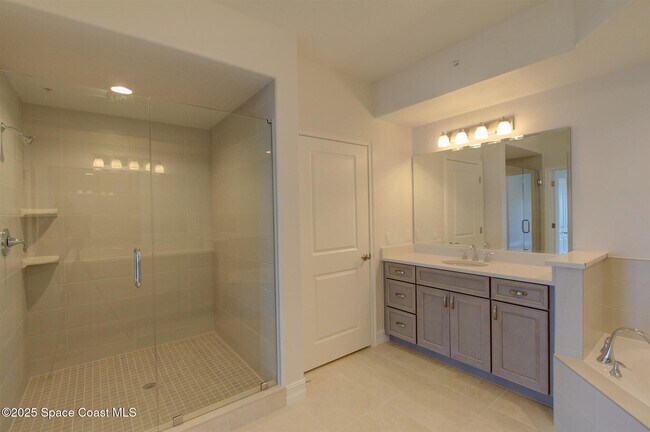 Building Photo - 1465 S Harbor City Blvd