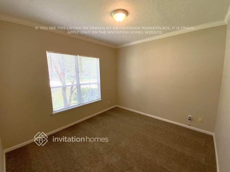 Building Photo - 11121 Apple Blossom Trail W