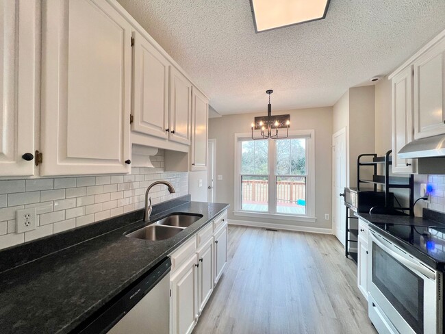 Building Photo - Newly Remodeled 3BD, 2BA Clayton Home on a...