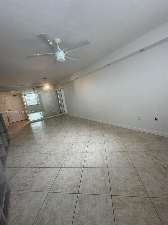 Building Photo - 9273 Collins Ave