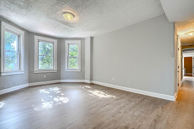 Building Photo - 2800 Harford Rd