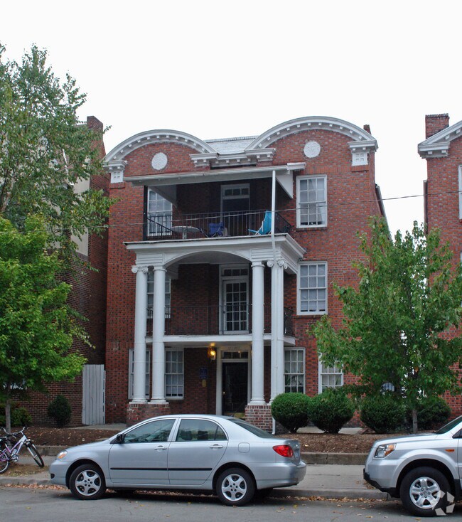 Building Photo - 2730 W Grace St