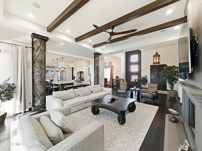 Building Photo - 444 San Clemente Dr