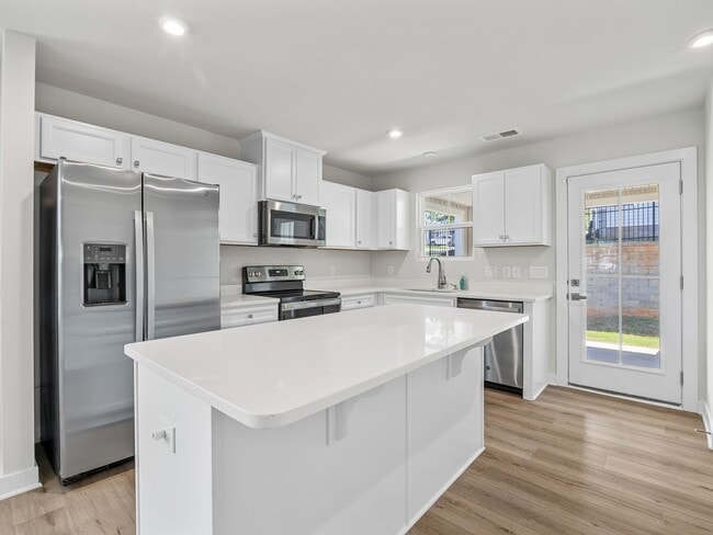 Building Photo - Move In Special - Greenville Dream Townhome: Modern 3 BR, 2.5 BA Steps from the Swamp Rabbit Trai...