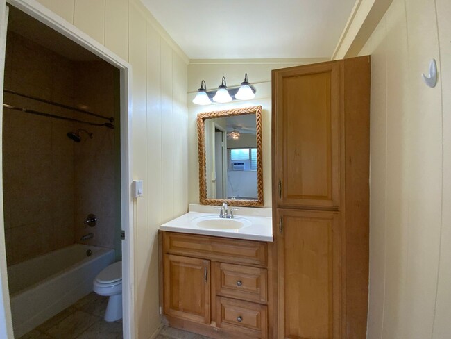 Building Photo - Single level, Single Family Home in Kailua