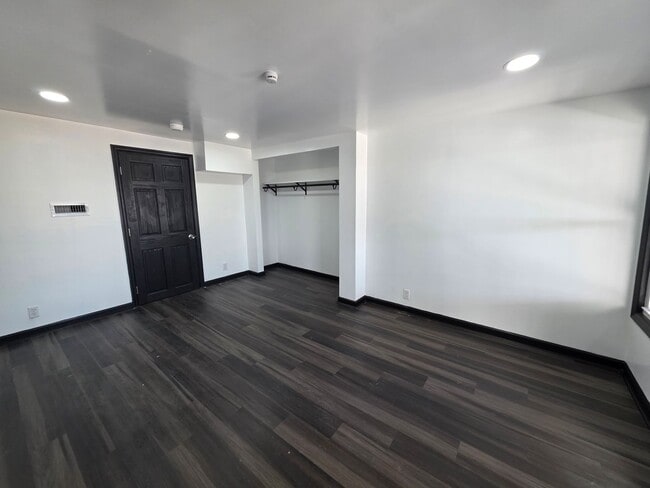 Building Photo - Fully Updated 2 bedroom 1 bathroom home for rent!