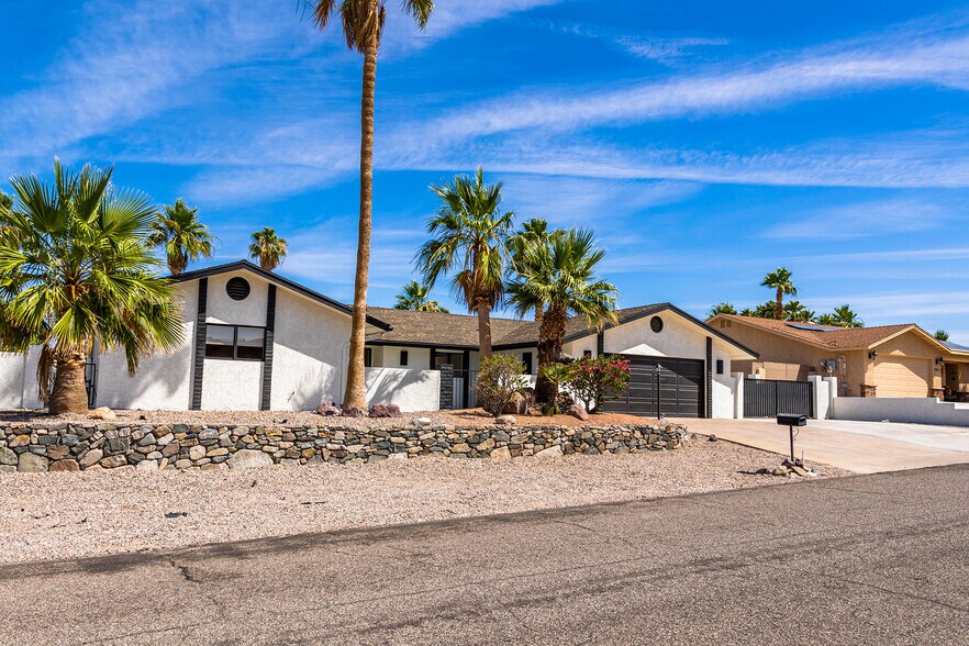 Building Photo - 2355 Souchak Dr