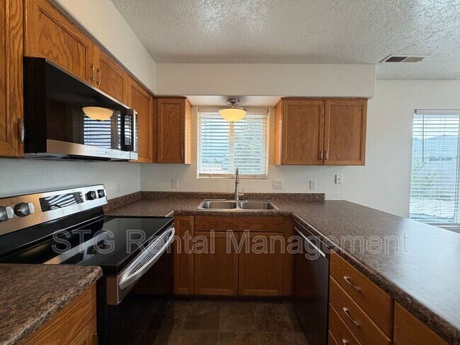 Building Photo - 425 E 1050 S