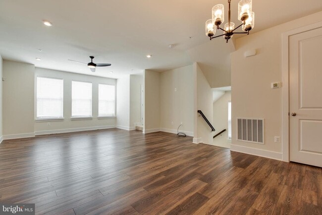 Building Photo - 2546 Buckthorn Dr