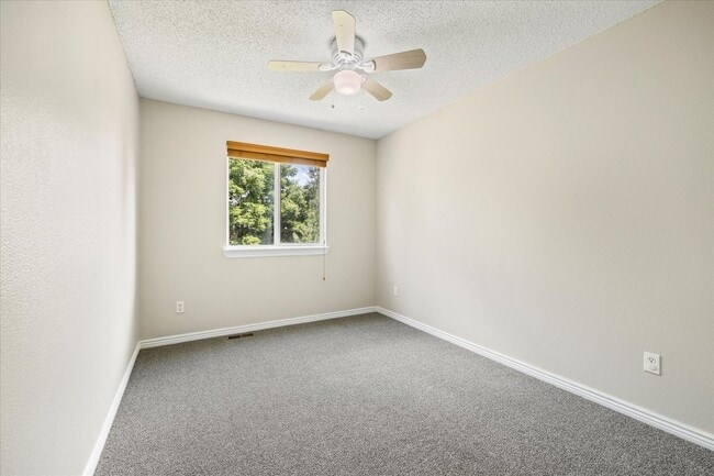 Building Photo - 4 Bed, 3 bath home in Parker