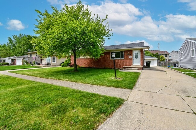 Building Photo - 33755 Newport Dr