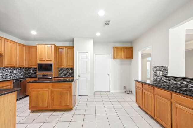 Building Photo - 3126 Waters View Dr