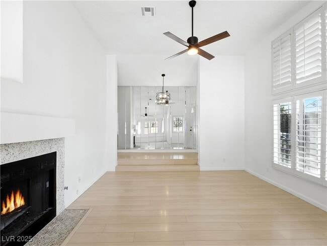 Building Photo - 2513 Aberdeen Ln