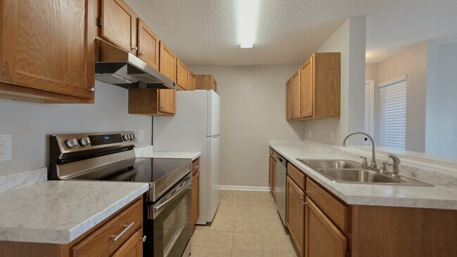 Building Photo - 8642 South Bridge Dr