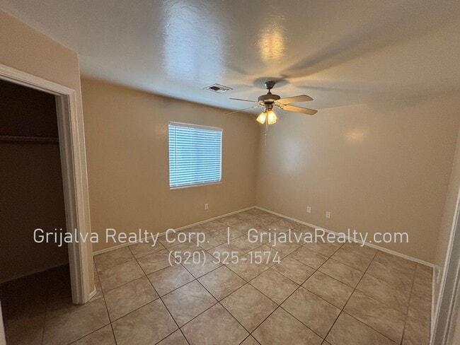 Building Photo - Spacious 4 Bedroom, 2 Bath House for Rent ...