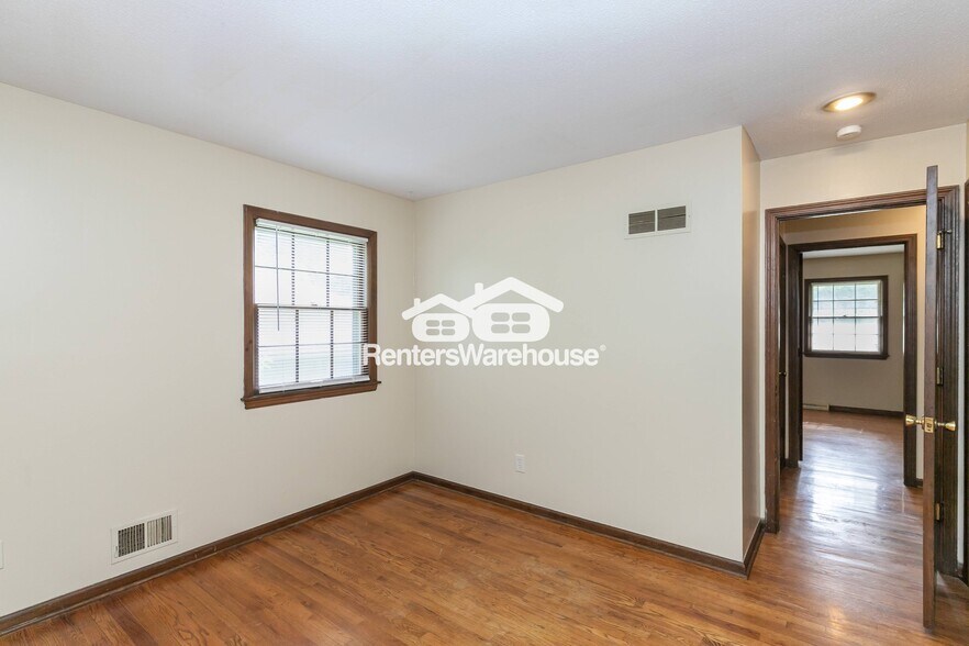 Building Photo - 6425 Blue Ridge Blvd