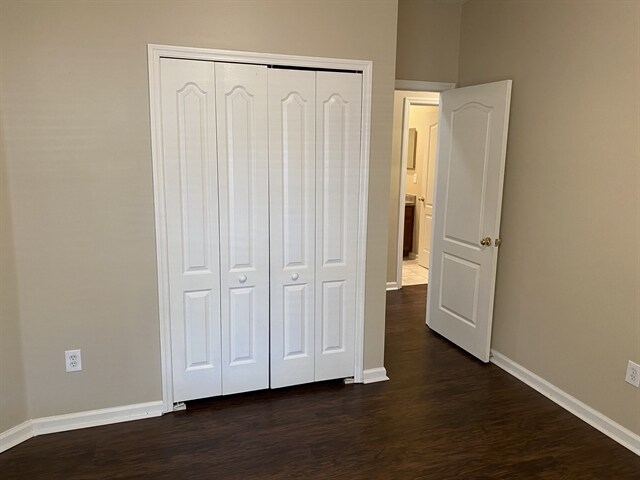 Building Photo - 2879 Pebblewood Ln
