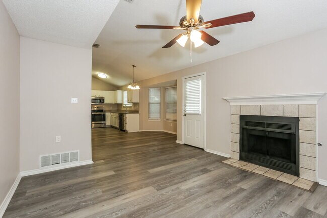 Building Photo - 208 Chamblin Dr