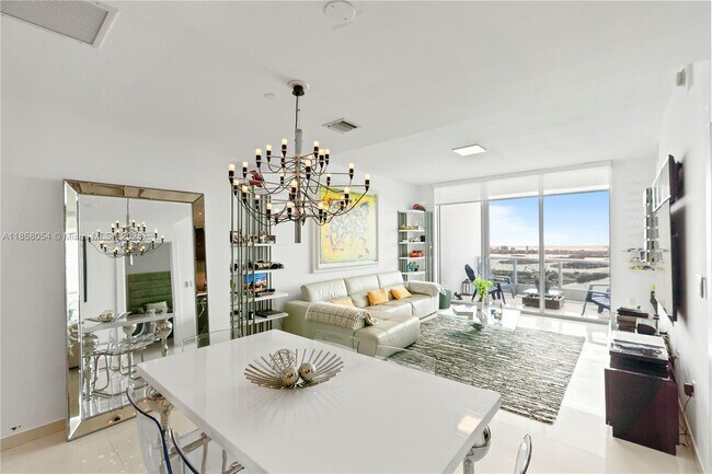 Building Photo - 900 Biscayne Blvd