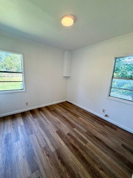 Building Photo - 540 Dunbar Ave