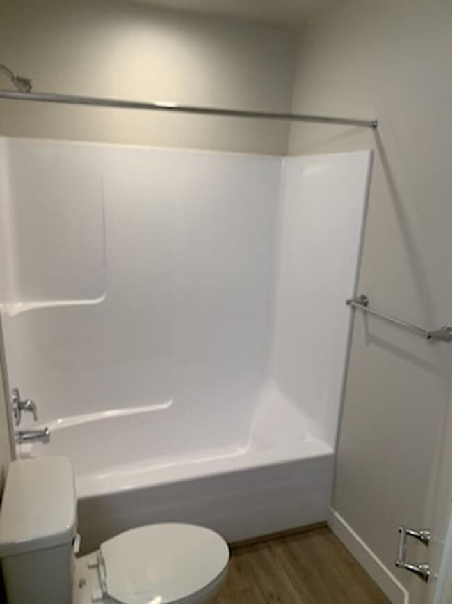 Building Photo - Spacious 4-Bedroom End-Unit Townhome with 2-Car Garage | Pet-Friendly | American Fork