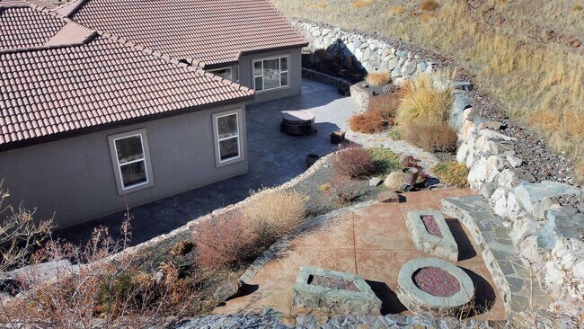 Building Photo - Executive Home in Hidden Valley