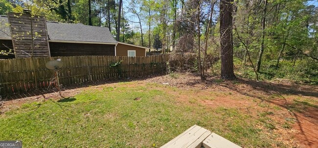 Building Photo - 804 Emerald Forest Cir SW