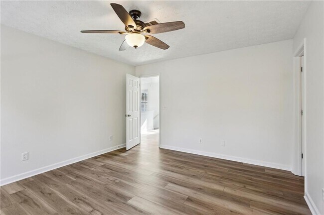 Building Photo - 300 Carrington Way