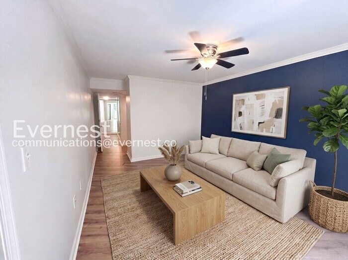 Building Photo - 25109 Plantation Dr NE