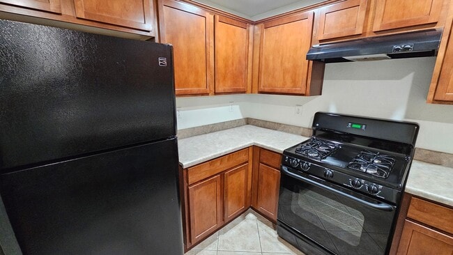 Building Photo - Adorable Single Level Condo  Close to Summerlin!!!