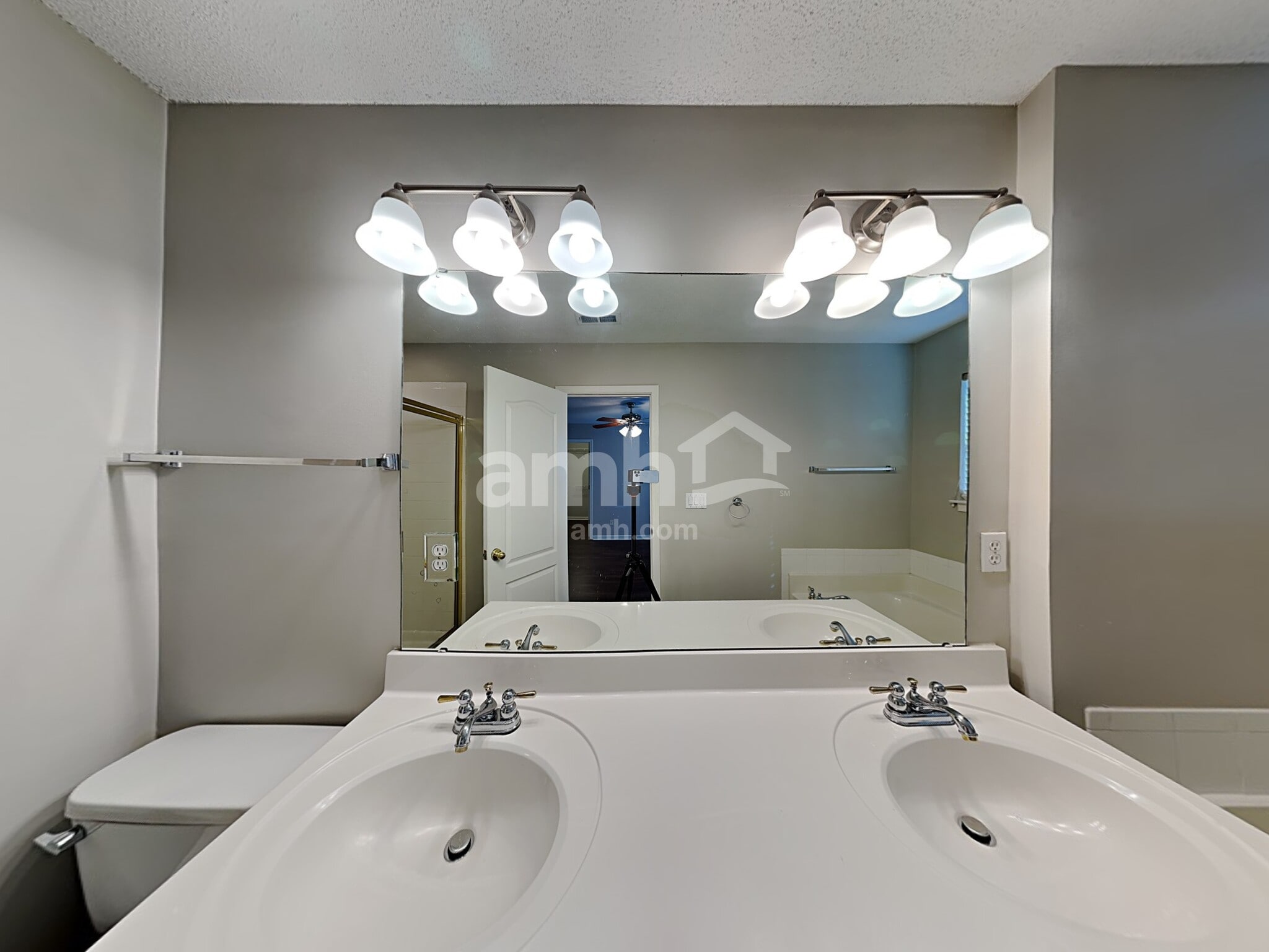 Building Photo - 6902 Brachnell View Dr