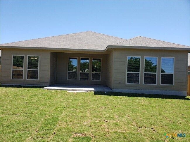 Building Photo - 5906 Blackstone Dr