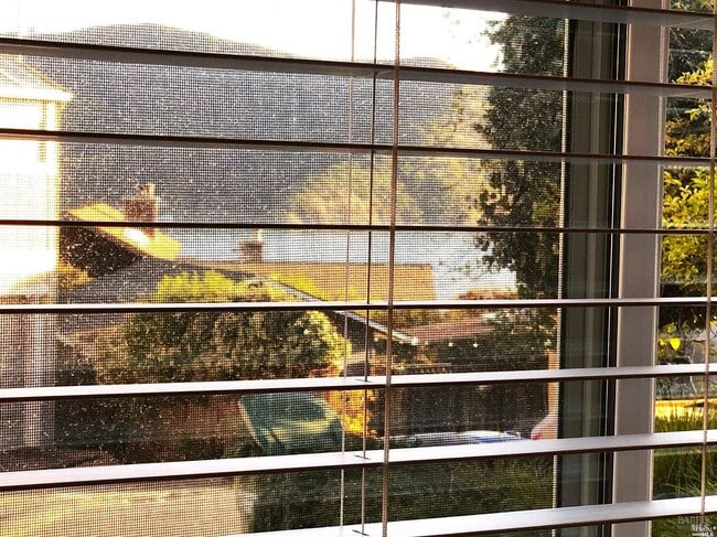 Building Photo - 2371 Vista Del Mar