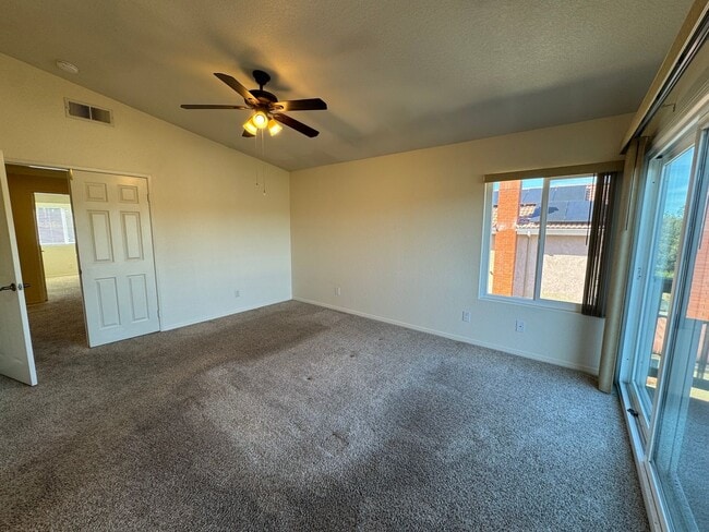 Building Photo - 4 Bedroom house with pool and amazing views