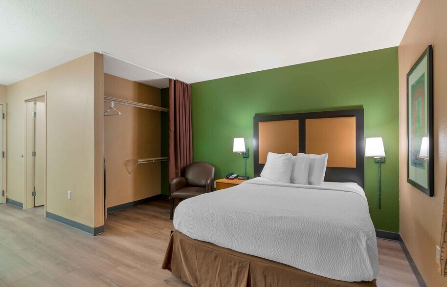 Building Photo - Furnished Studio-Kansas City - Overland Park - Nall Ave