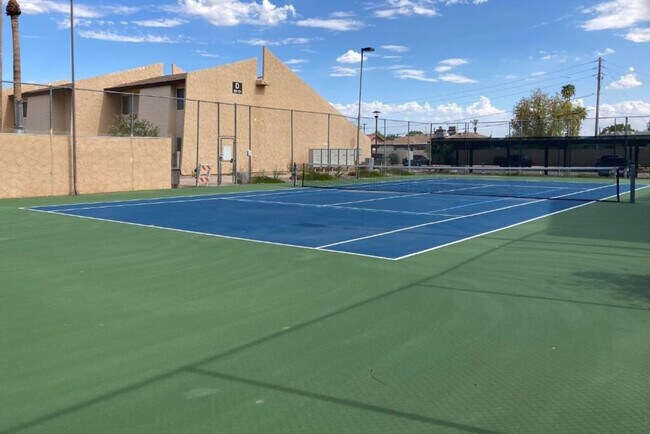 Building Photo - 8055 E Thomas Rd