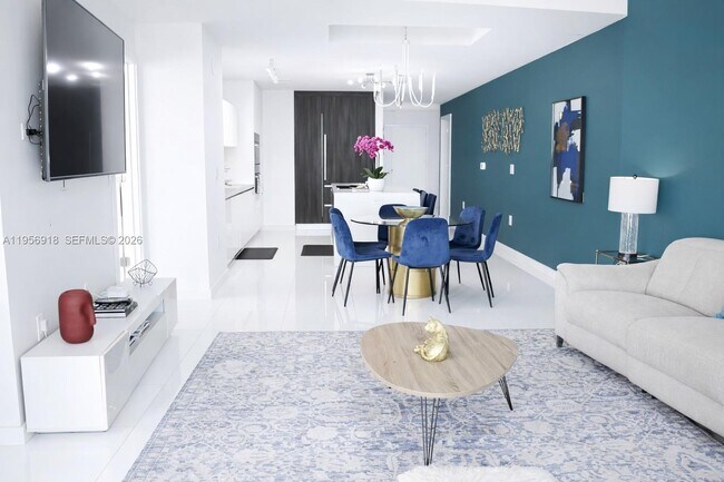 Building Photo - 851 NE 1st Ave